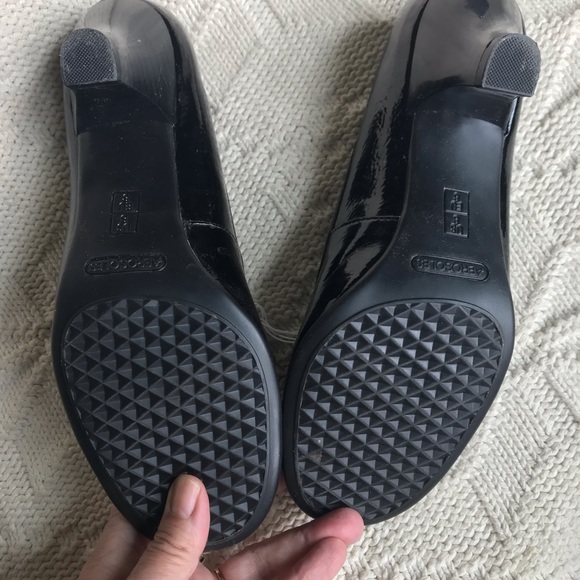 Aerosoles black patent leather pumps, size 8 - Picture 7 of 9